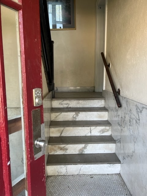 Building Photo - 6242 Cabanne Ave