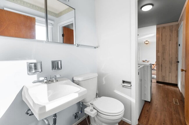 Building Photo - 5011-5013 Three Oaks Rd