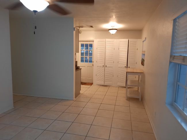 Building Photo - 4315 S Renellie Dr