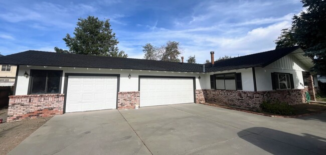 Building Photo - Lovely home in Minden