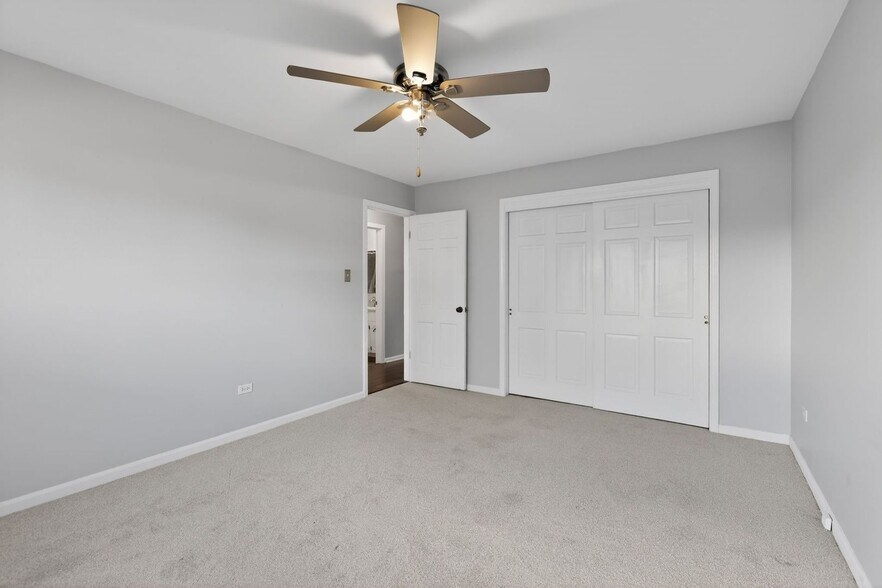 Building Photo - 2262 S Vly Hwy