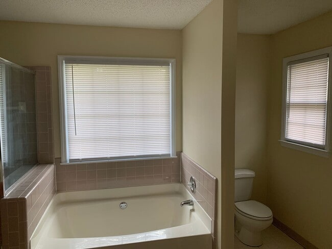 Building Photo - Beautiful Home located in the Brynmoor Com...