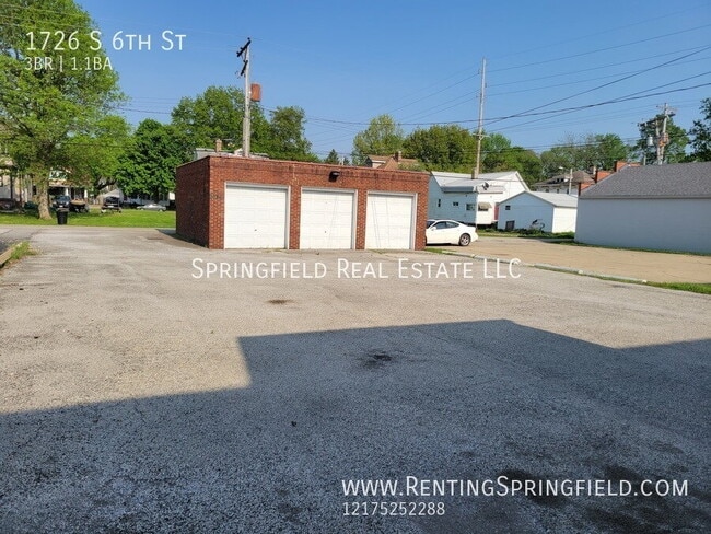 Building Photo - “Old School Cool” — 3 Bed with 3-Car Garage + Tons of Parking