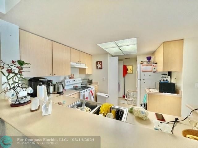 Building Photo - 9088 W Atlantic Blvd