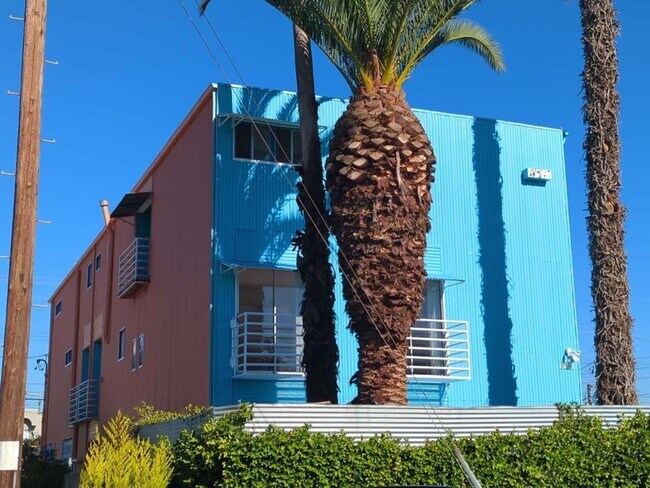 Building Photo - 915 Broadway St