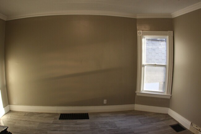 Building Photo - 62 Amherst St