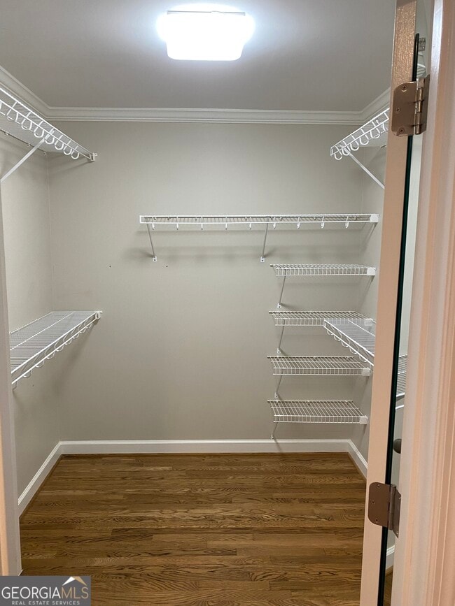 Building Photo - 2021 Woodbine Terrace NE