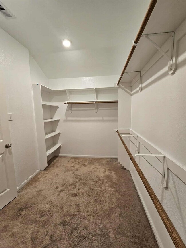 Building Photo - 2111 Levant Ln