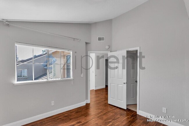 Building Photo - 1371 Canyon Side Ave