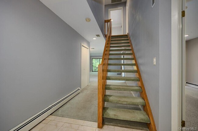 Building Photo - 23 Evon Ct