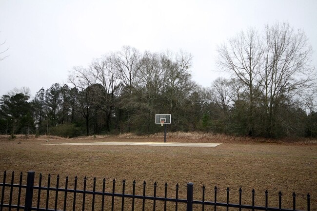 Building Photo - 360 County Rd 163