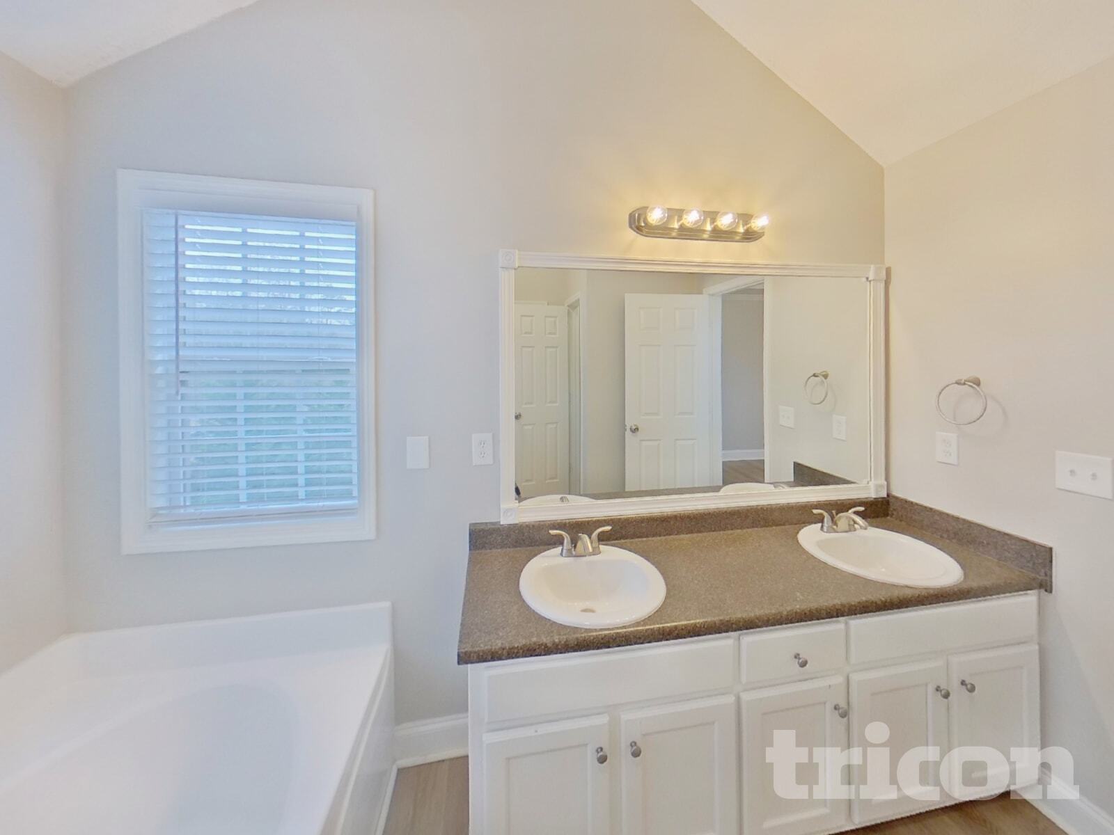 Building Photo - 287 Huntington Dr