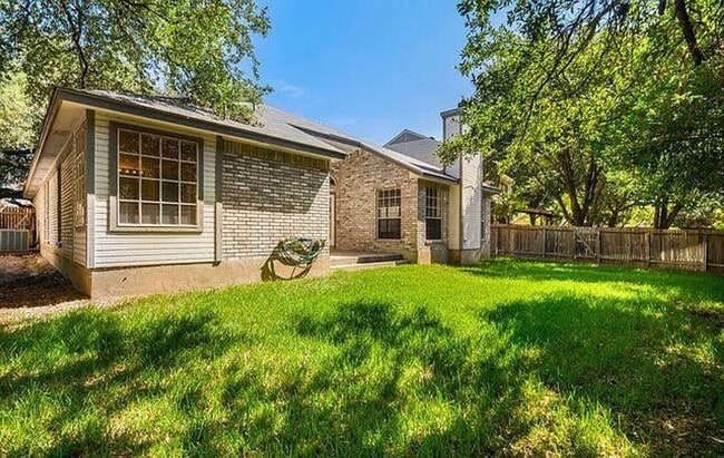 Building Photo - One Story With Open Floor Plan and Beautiful Oak Trees