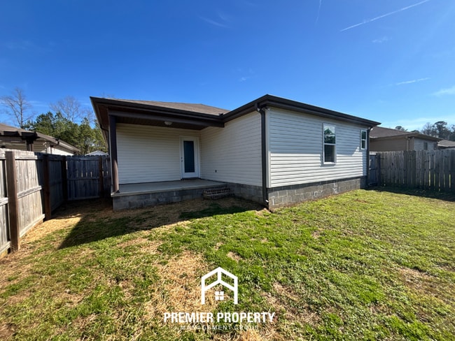 Building Photo - Spacious 4BR Home Near Tuscaloosa w/ 2-Car Garage, Covered Patio & Fenced Yard