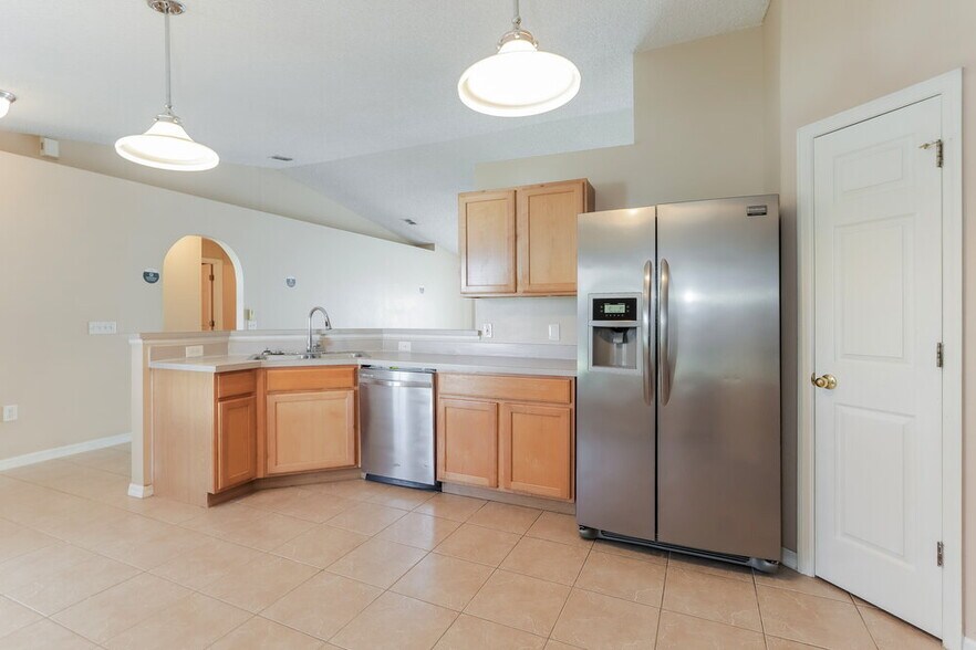 Building Photo - 703 Mountain Top Dr