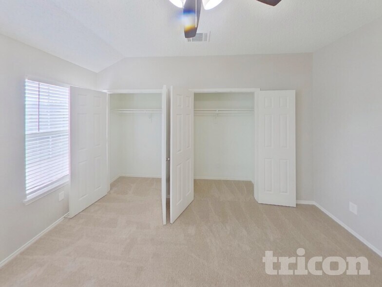 Building Photo - 1626 Rancho Dr