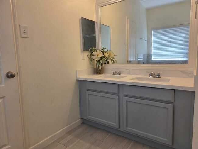 Building Photo - 6534 Briar Moss Ln