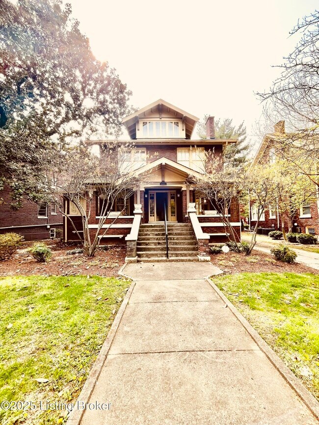 Building Photo - 1430 Willow Ave