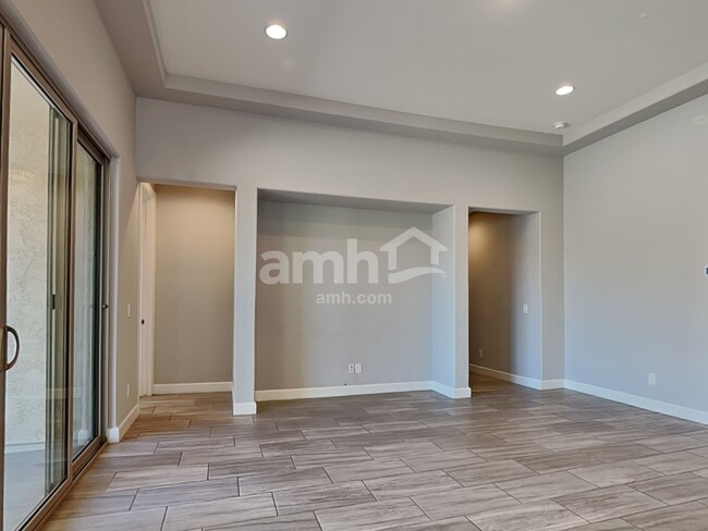 Building Photo - 18256 W Thunderhill Pl