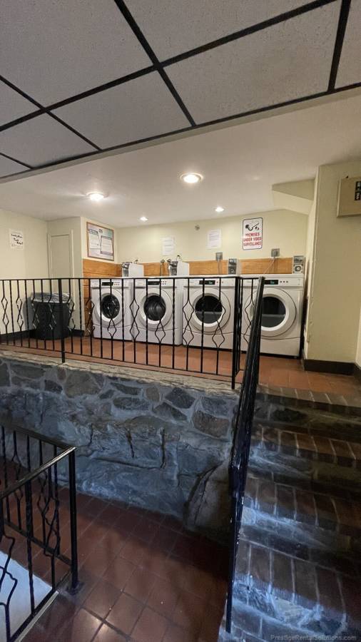 Building Photo - 149 Main St