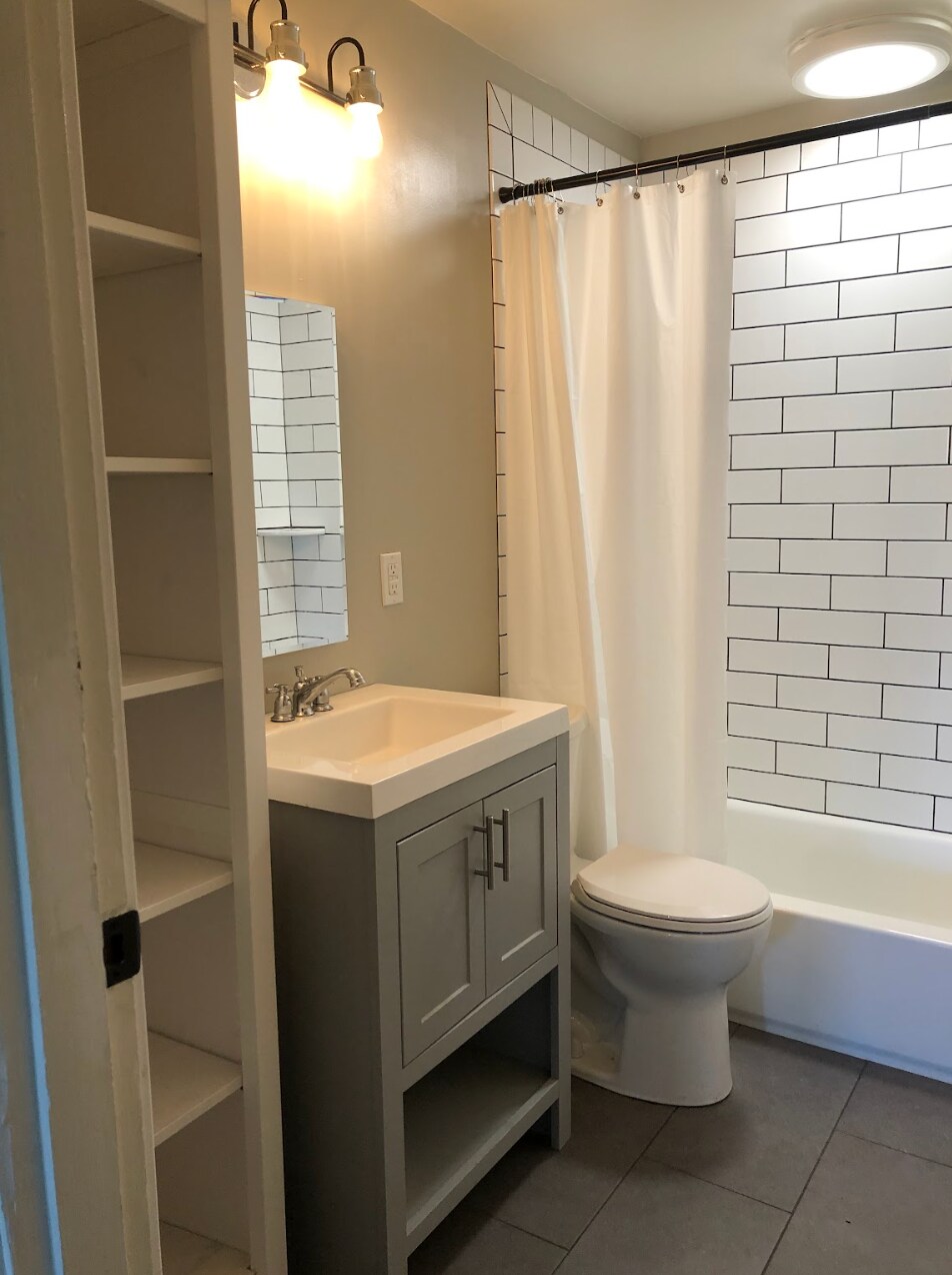 Building Photo - 7558 Woodland Ave Unit B