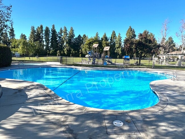 Building Photo - Beautiful 2 Bed/2 Bath Home in Irvine