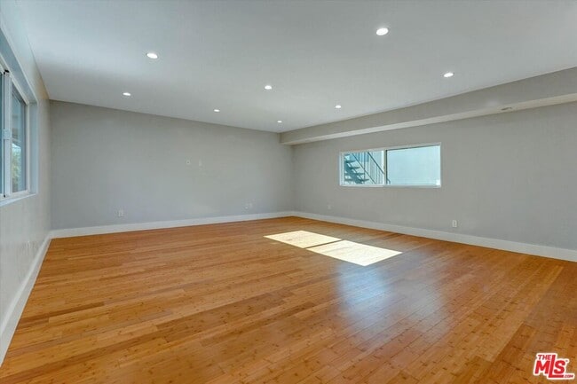 Building Photo - 5726 Woodman Ave