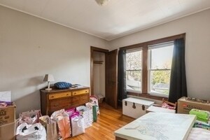Building Photo - 312 W Maple Ave