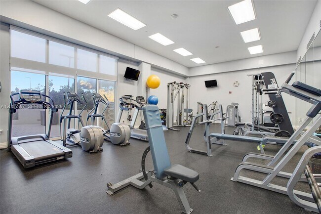 Building Photo - 6917 Collins Ave