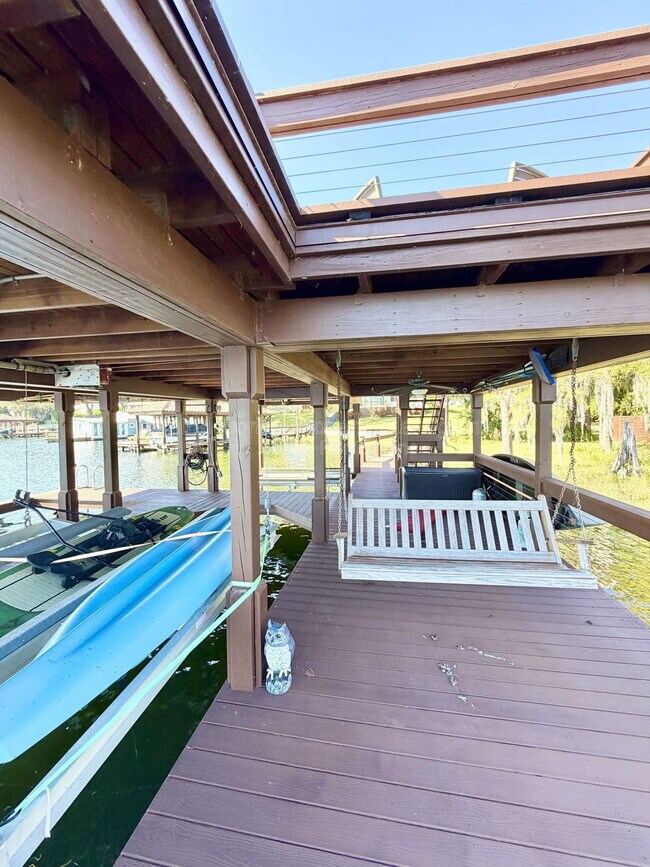 Building Photo - 5243 W Lake Butler Rd