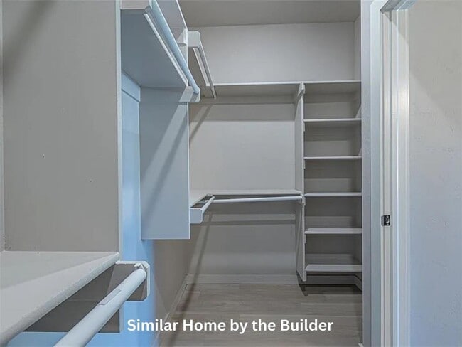 Building Photo - 423 N Tenbrook Ave