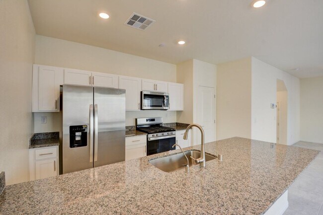 Building Photo - BRAND NEW BEAUTIFUL 4 BEDROOM!