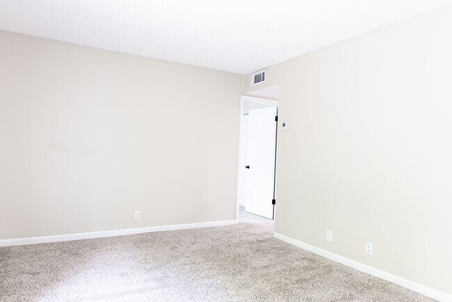 Building Photo - The Spruce - 1-Bedroom at Autumn Ridge Apa...