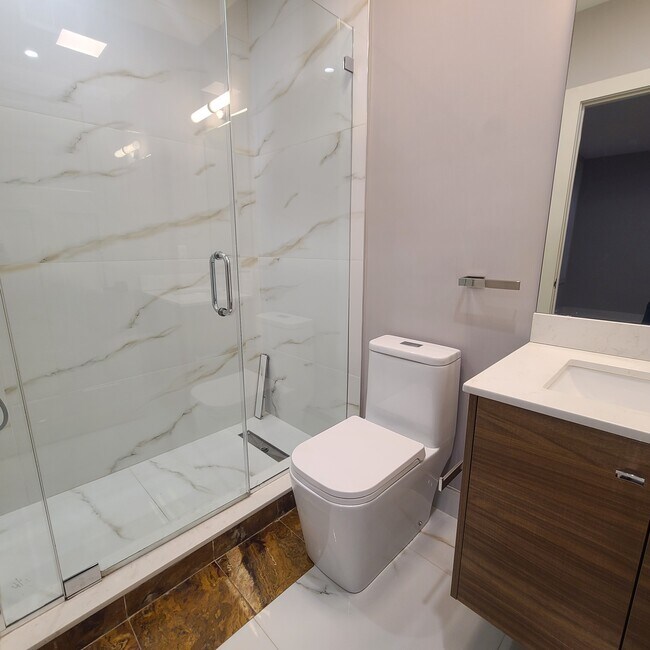 Building Photo - 21 65th St