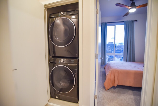 Building Photo - 3520 W Conejos Pl