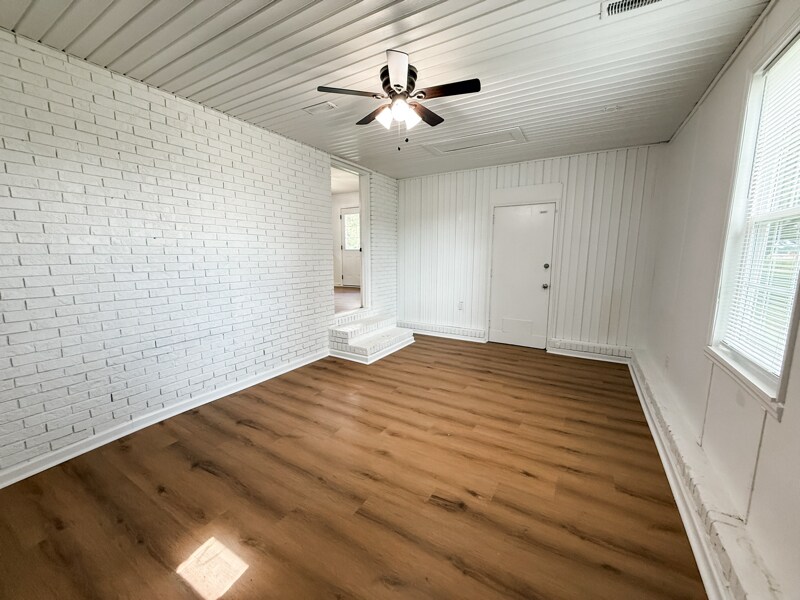 Building Photo - 1006 Taylors Mill Rd