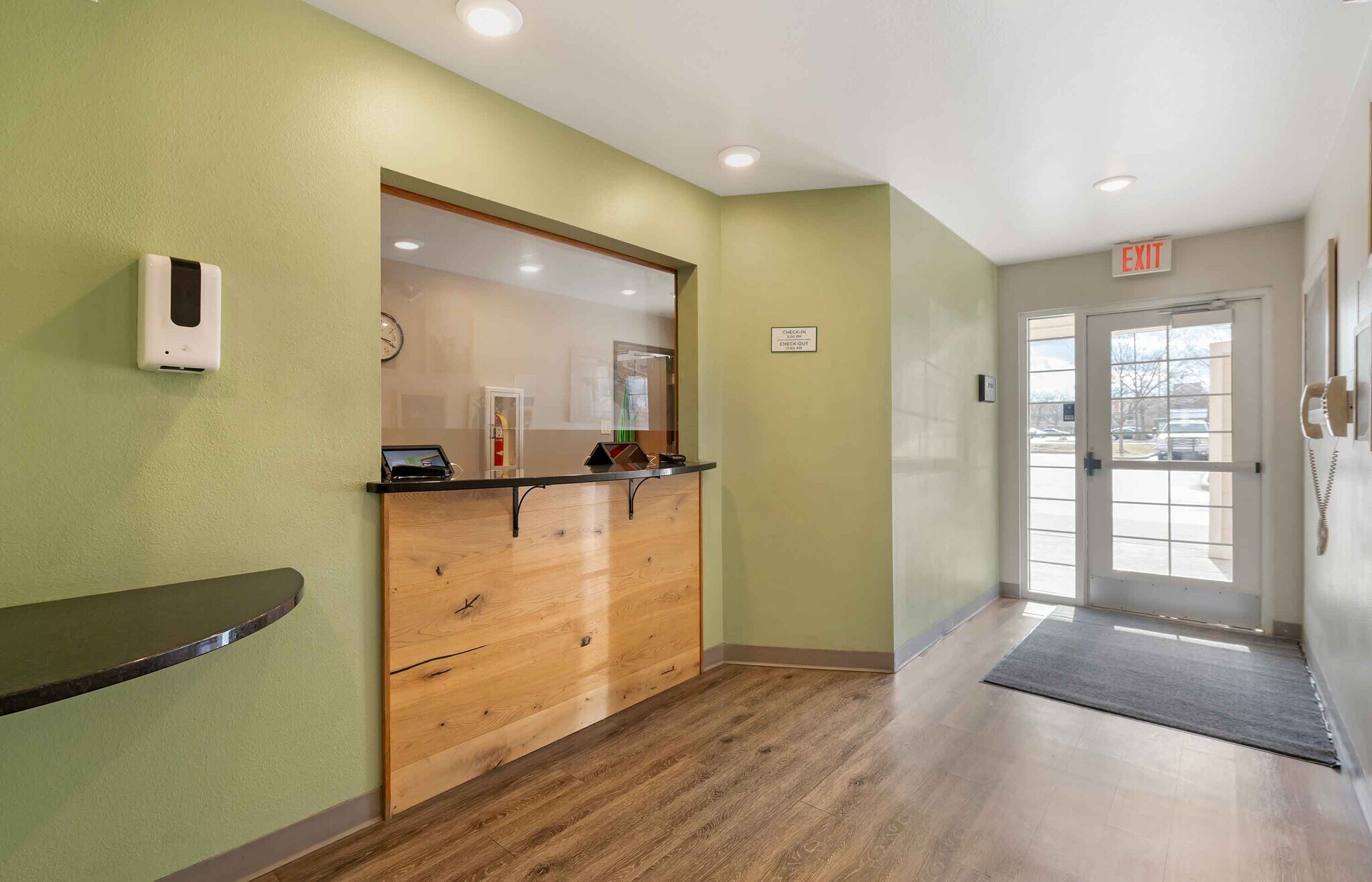 Building Photo - Furnished Studio-Cincinnati - Florence - Airport