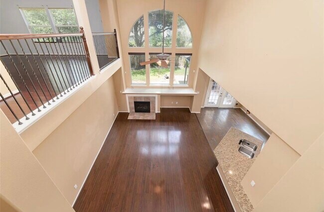 Building Photo - 2218 Laurel Birch Dr