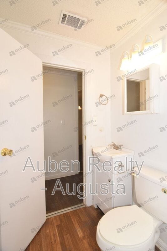 Building Photo - 2165 1/2 Telfair Street