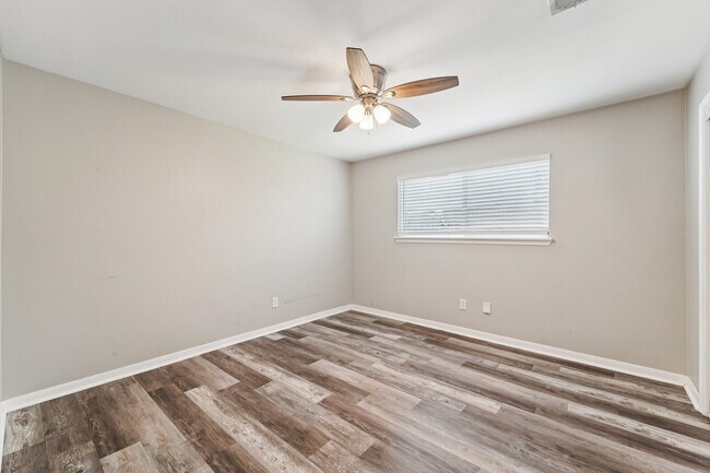 Building Photo - 9721 Debbie Ln