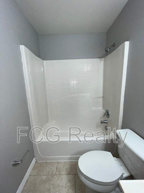 Building Photo - 5819 Windridge Dr