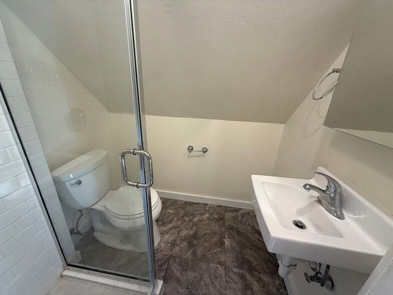 Building Photo - 315 N Blair St