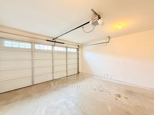 Building Photo - 13016 NE 28th Way