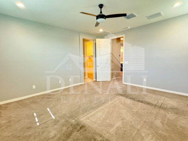 Building Photo - 731 W Winchester Dr