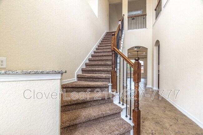 Building Photo - 6126 Lowrie