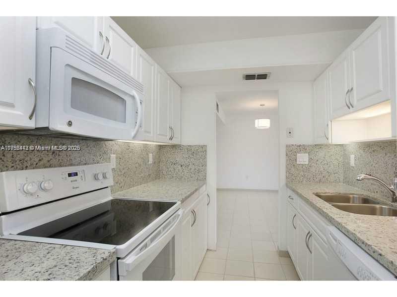 Building Photo - 255 Galen Dr