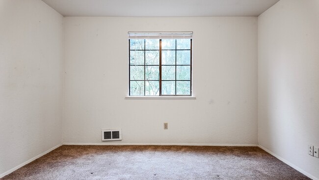 Building Photo - Bright 3-Bed Bothell Home with Attached Garage, Cozy Fireplace, and Private Garden Oasis