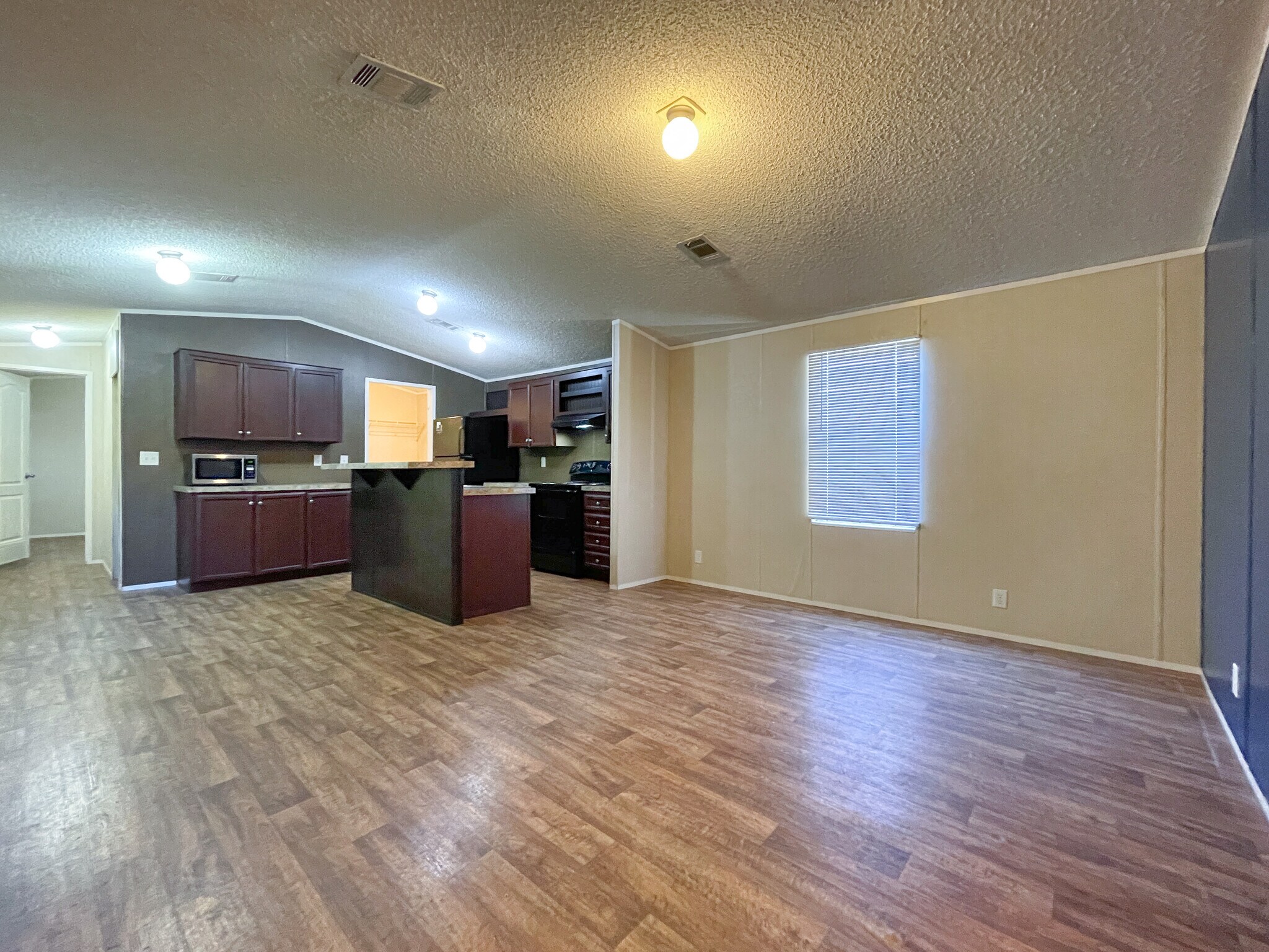 Building Photo - 436 Daybreak St