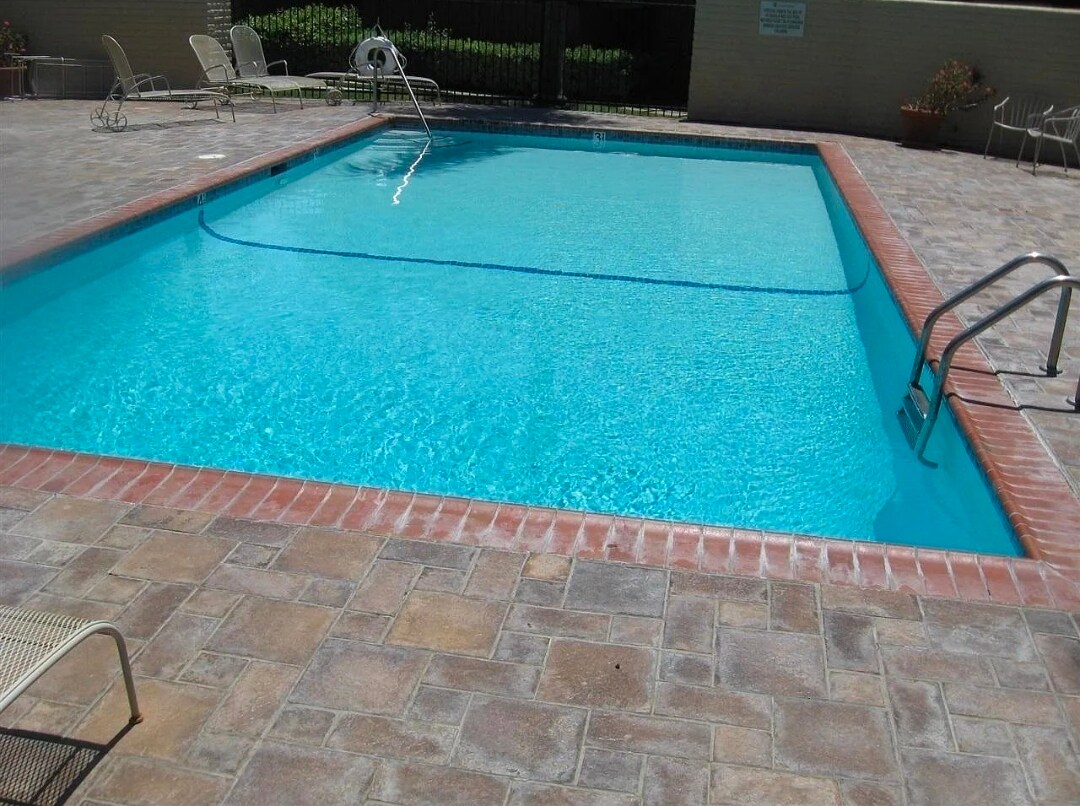 Building Photo - 615 Fredricks Ave