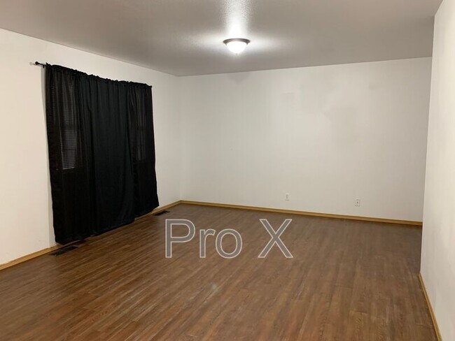 Building Photo - 4569 E Zora St